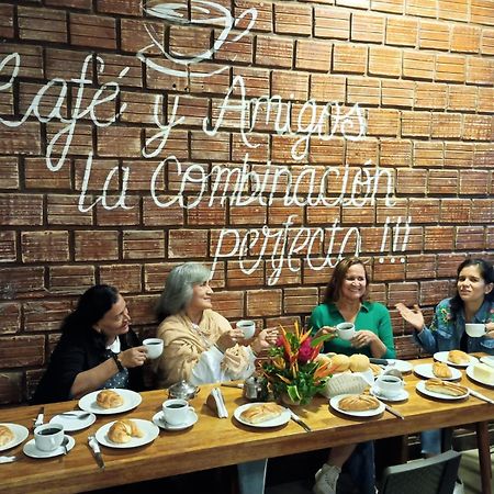 Hostal Macambo Iquitos Eksteriør billede