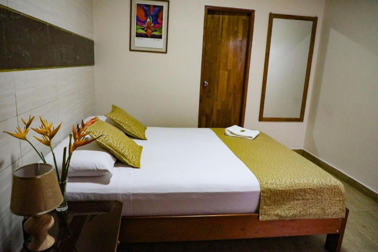 Hostal Macambo Iquitos Eksteriør billede