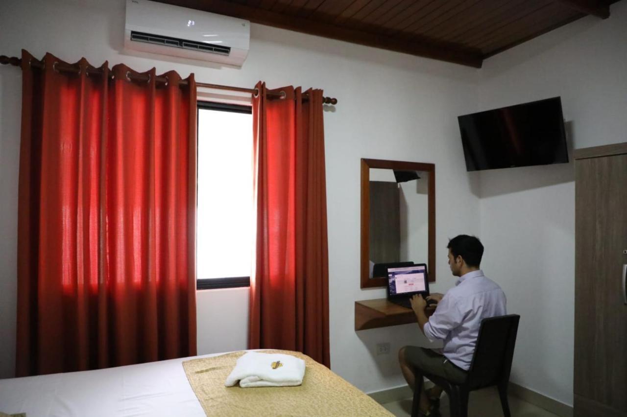Hostal Macambo Iquitos Eksteriør billede