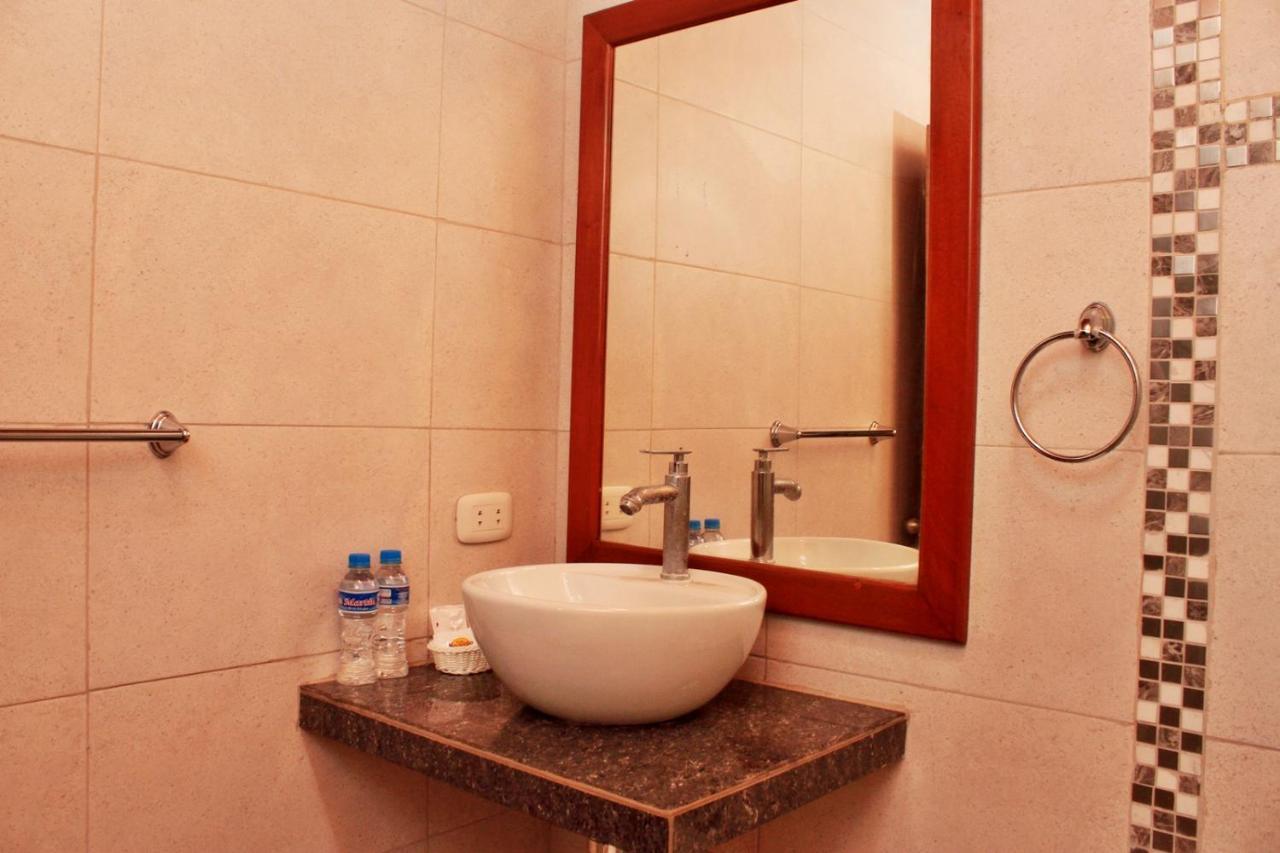 Hostal Macambo Iquitos Eksteriør billede
